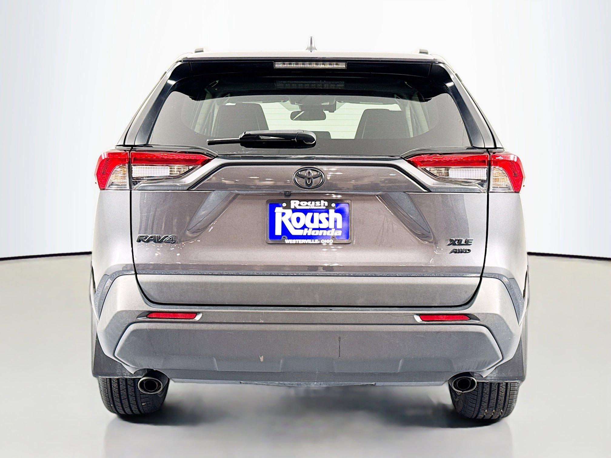 Used 2023 Toyota RAV4 XLE Premium AWD/4WD image 6