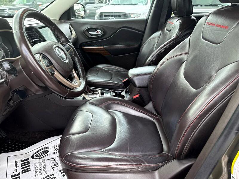 Used 2015 Jeep Cherokee Trailhawk w/ Comfort/Convenience Group image 9