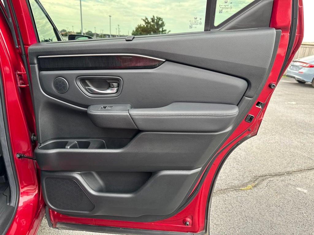 Certified 2025 Honda Pilot Elite image 39