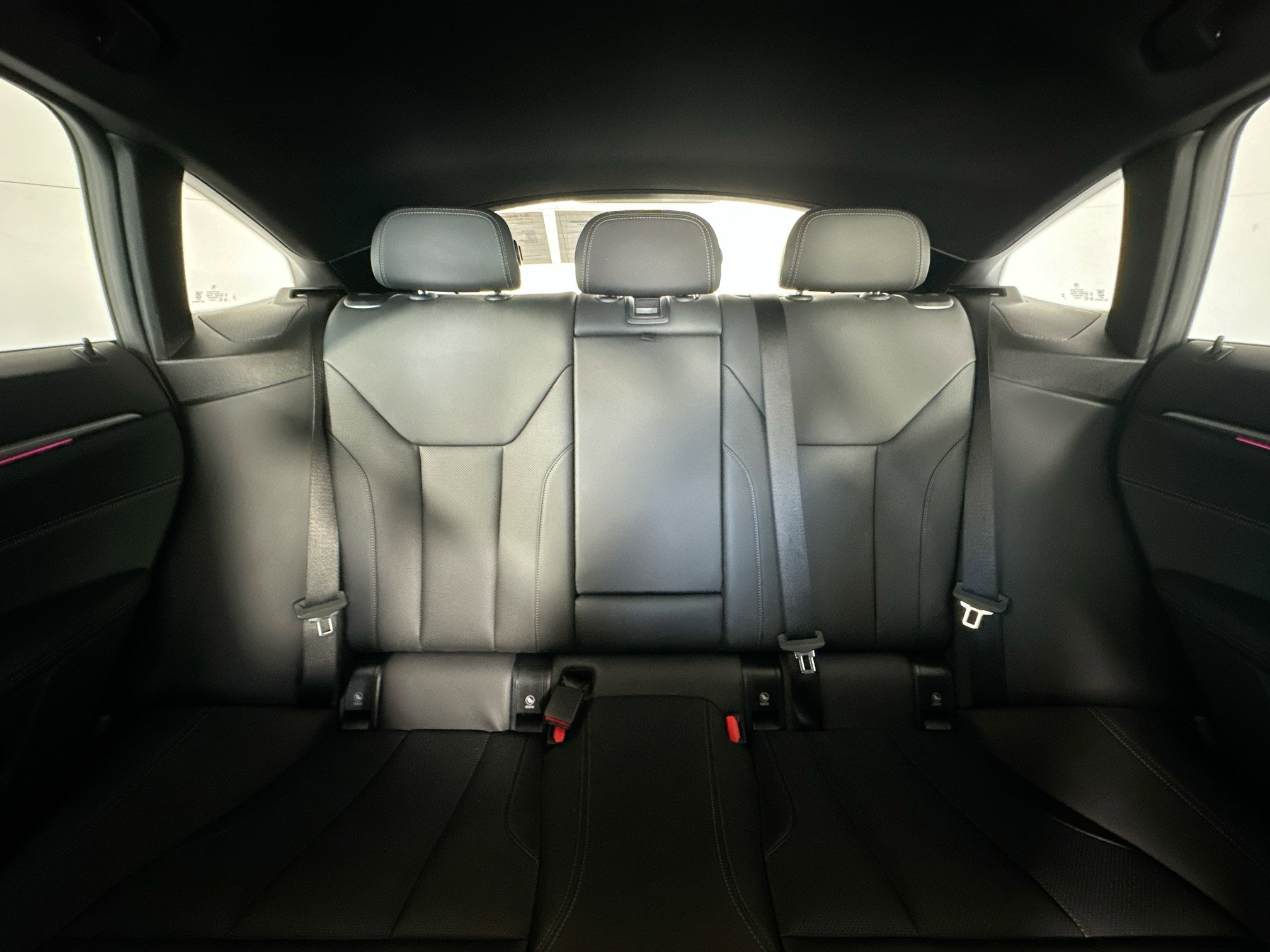 Used 2025 BMW 430i w/ M Sport Package image 29