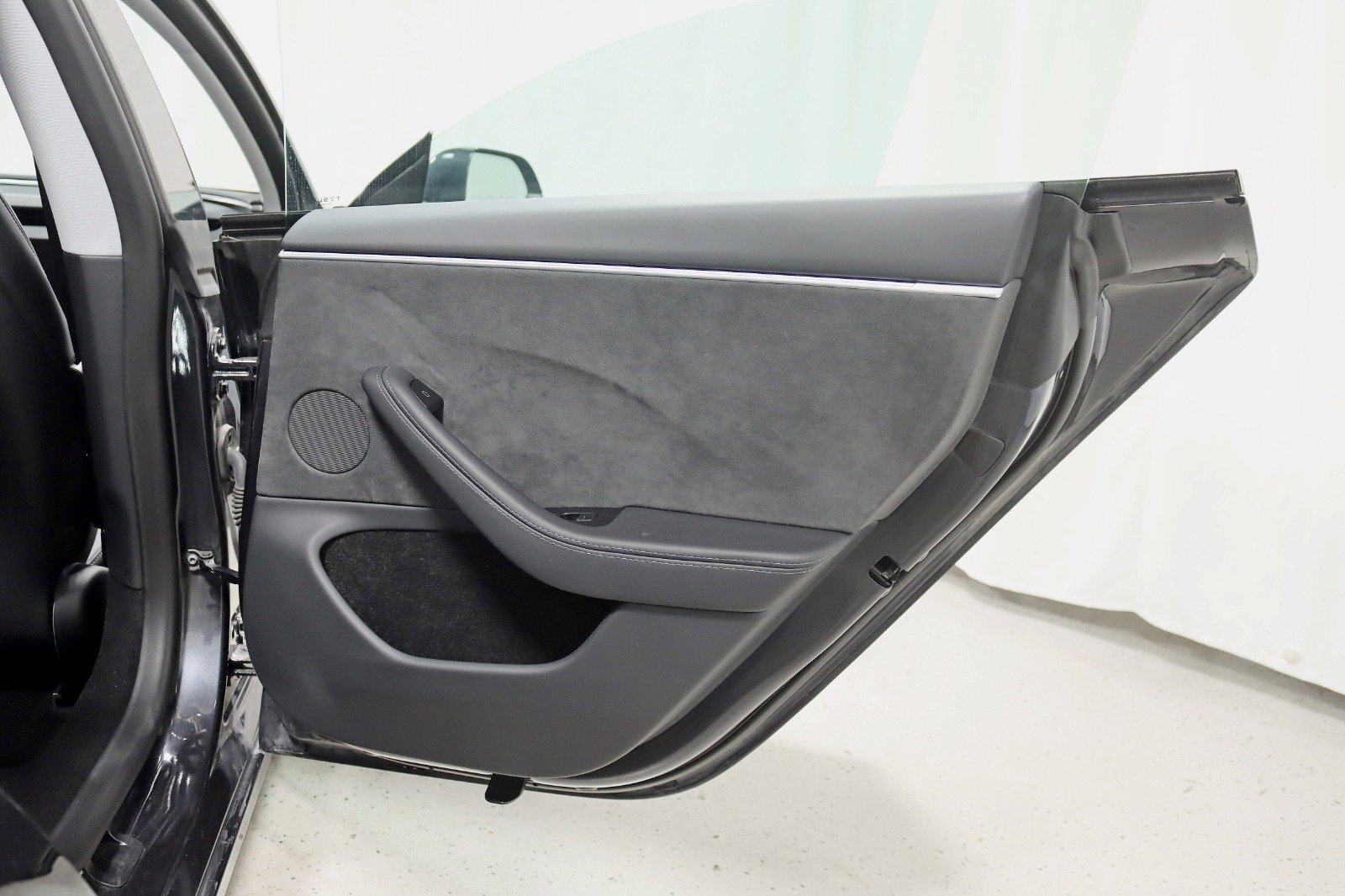 Used 2025 Tesla Model 3 Long Range AWD/4WD image 37