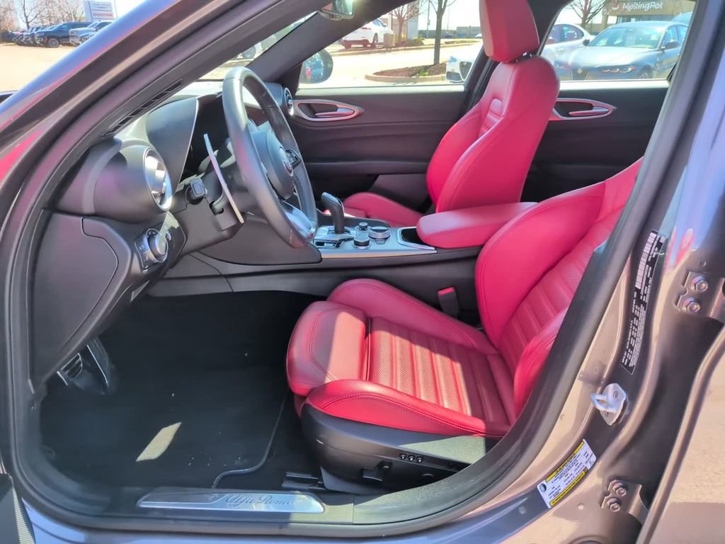 Used 2024 Alfa Romeo Giulia Veloce image 22