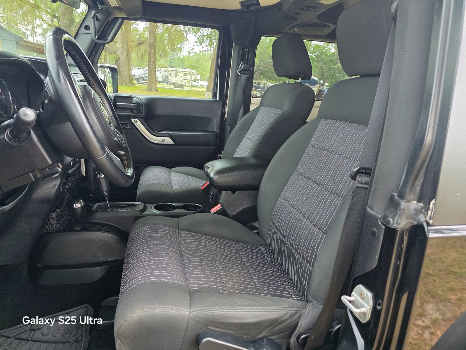 Used 2011 Jeep Wrangler Rubicon w/ PWR Convenience Group AWD/4WD image 16