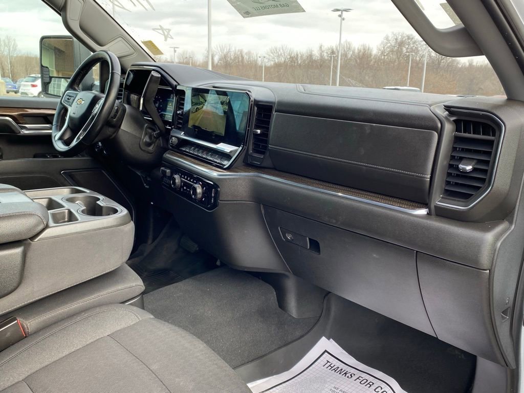 Used 2024 Chevrolet Silverado 2500 LT image 31