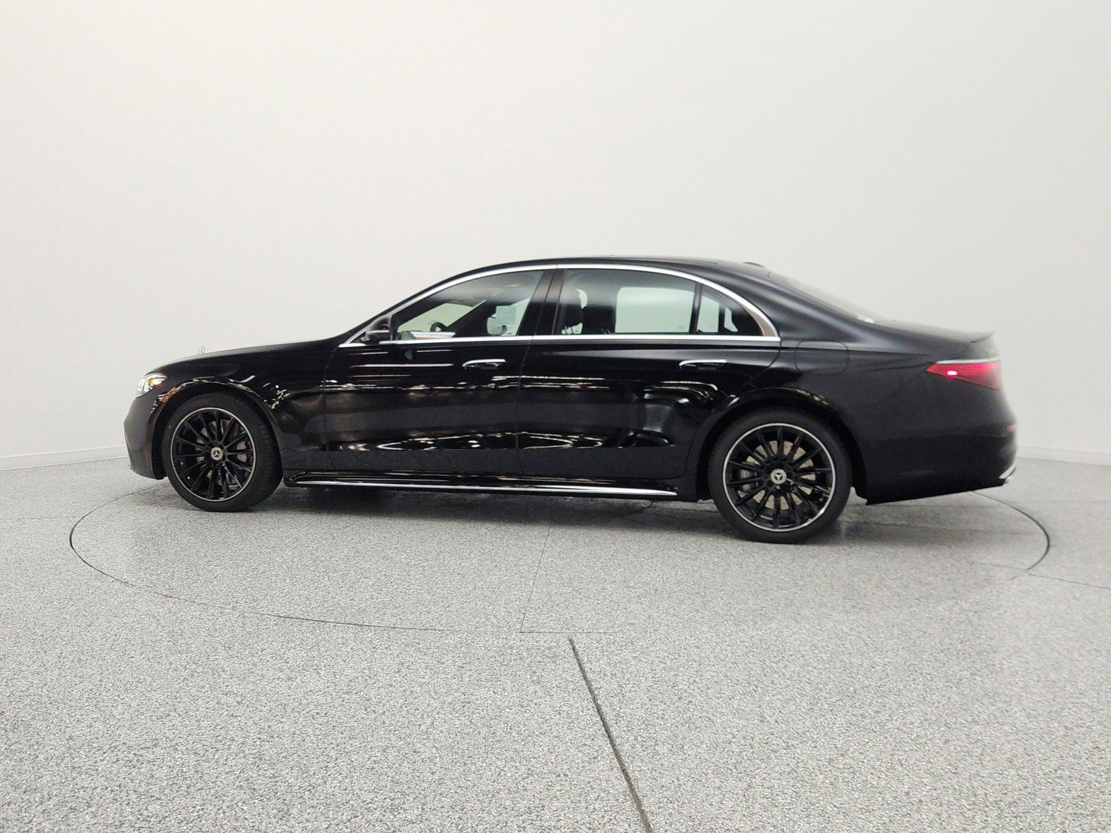 New 2026 Mercedes-Benz S 580e 4MATIC Sedan image 8
