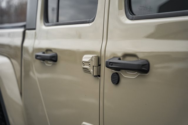 Used 2022 Jeep Gladiator Willys image 20