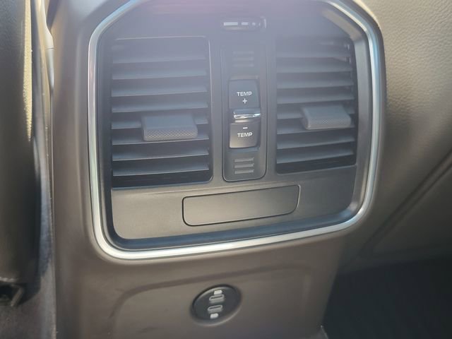 Used 2021 Porsche Macan image 32