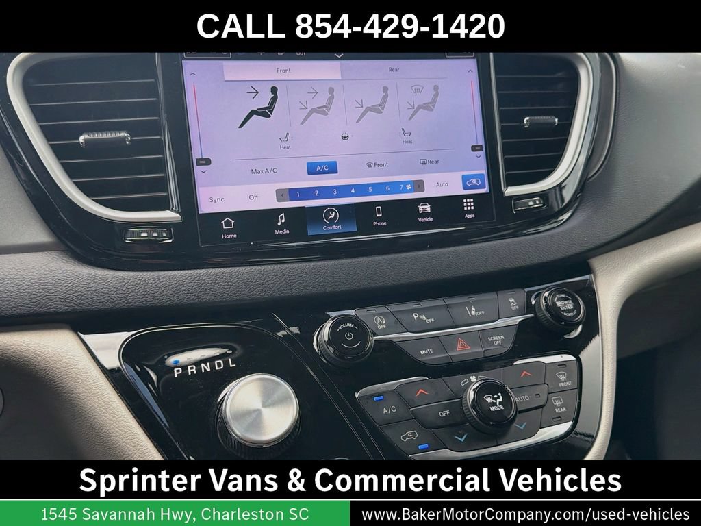 Used 2024 Chrysler Pacifica Touring-L FWD image 21