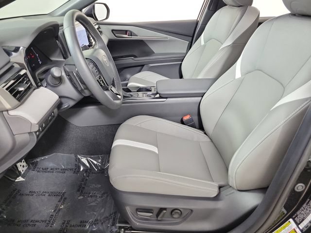 Used 2026 Toyota Camry Hybrid FWD image 19
