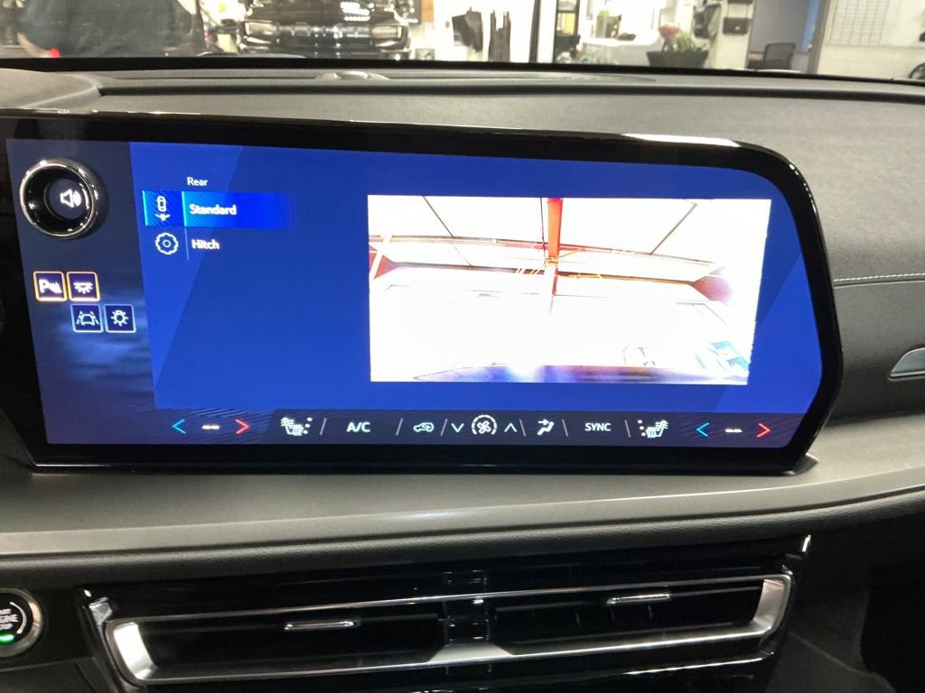 Certified 2026 Chevrolet Traverse LT image 22