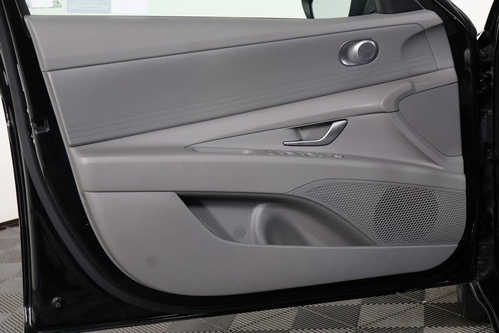 Used 2024 Hyundai Elantra SEL FWD image 12