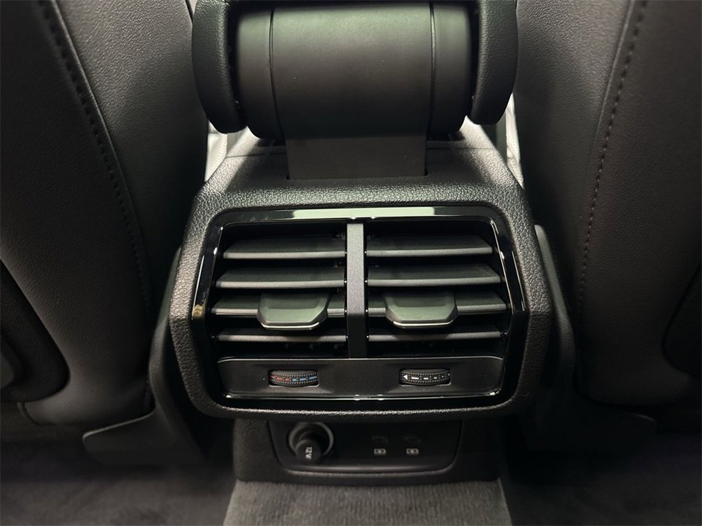 New 2025 Audi Q3 2.0T Premium image 24