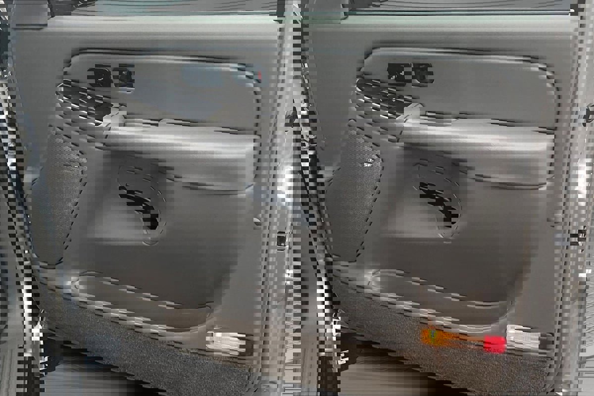 Used 2005 GMC Sierra 1500 SLT w/ Light Duty Power Package image 26