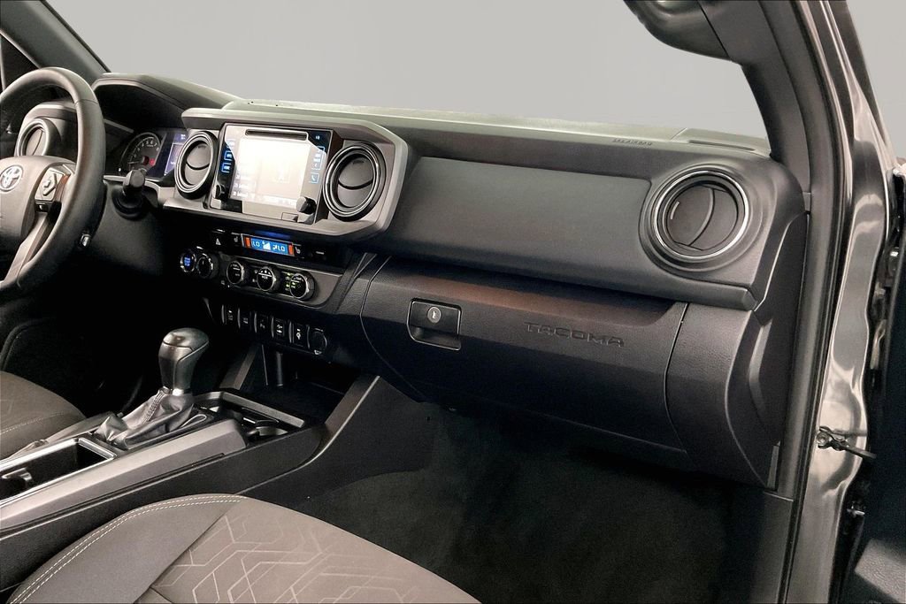 Used 2016 Toyota Tacoma TRD Off-Road w/ Premium & Technology Package image 22