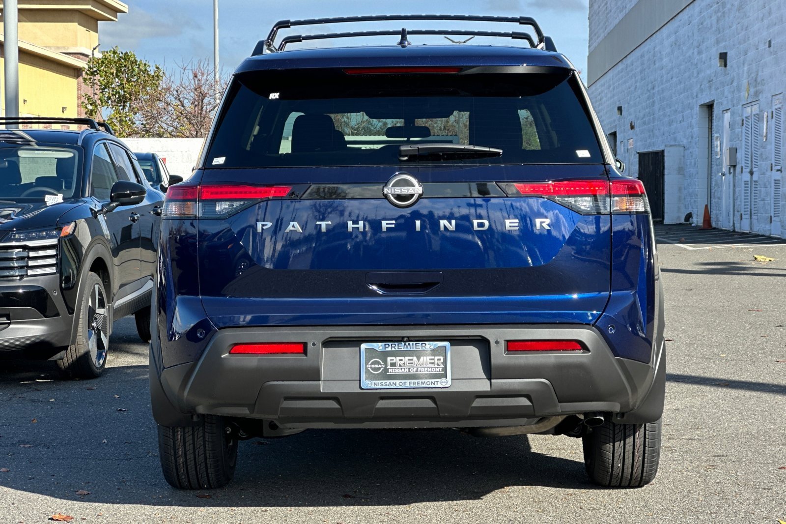 New 2025 Nissan Pathfinder SV image 5