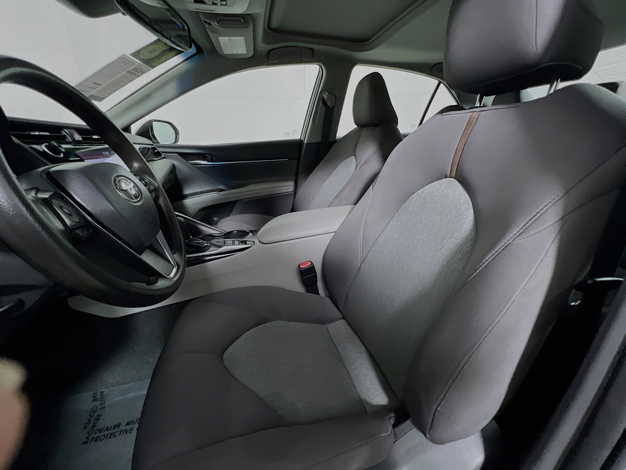 Used 2018 Toyota Camry LE image 15