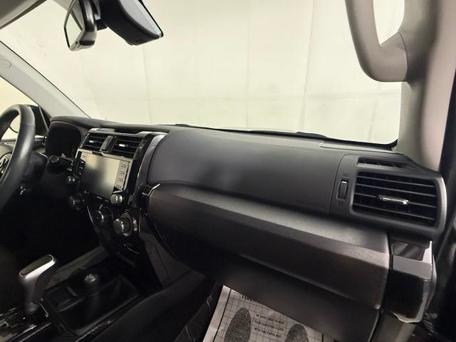Used 2022 Toyota 4Runner TRD Off-Road AWD/4WD image 30