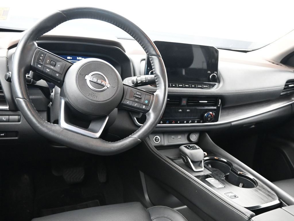 Used 2022 Nissan Rogue Platinum w/ Head-Up Display Package image 22