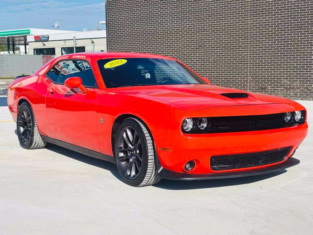 Used 2022 Dodge Challenger R/T Scat Pack RWD image 5