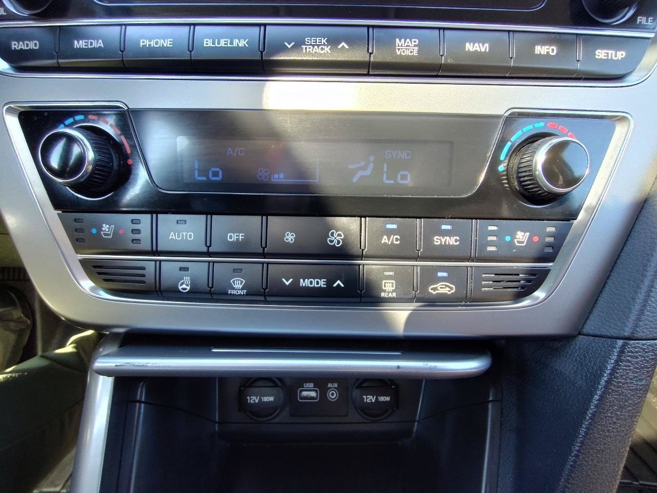 Used 2015 Hyundai Sonata Limited w/ Option Group 06 FWD image 25