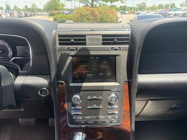 Used 2015 Lincoln Navigator L 4WD image 18