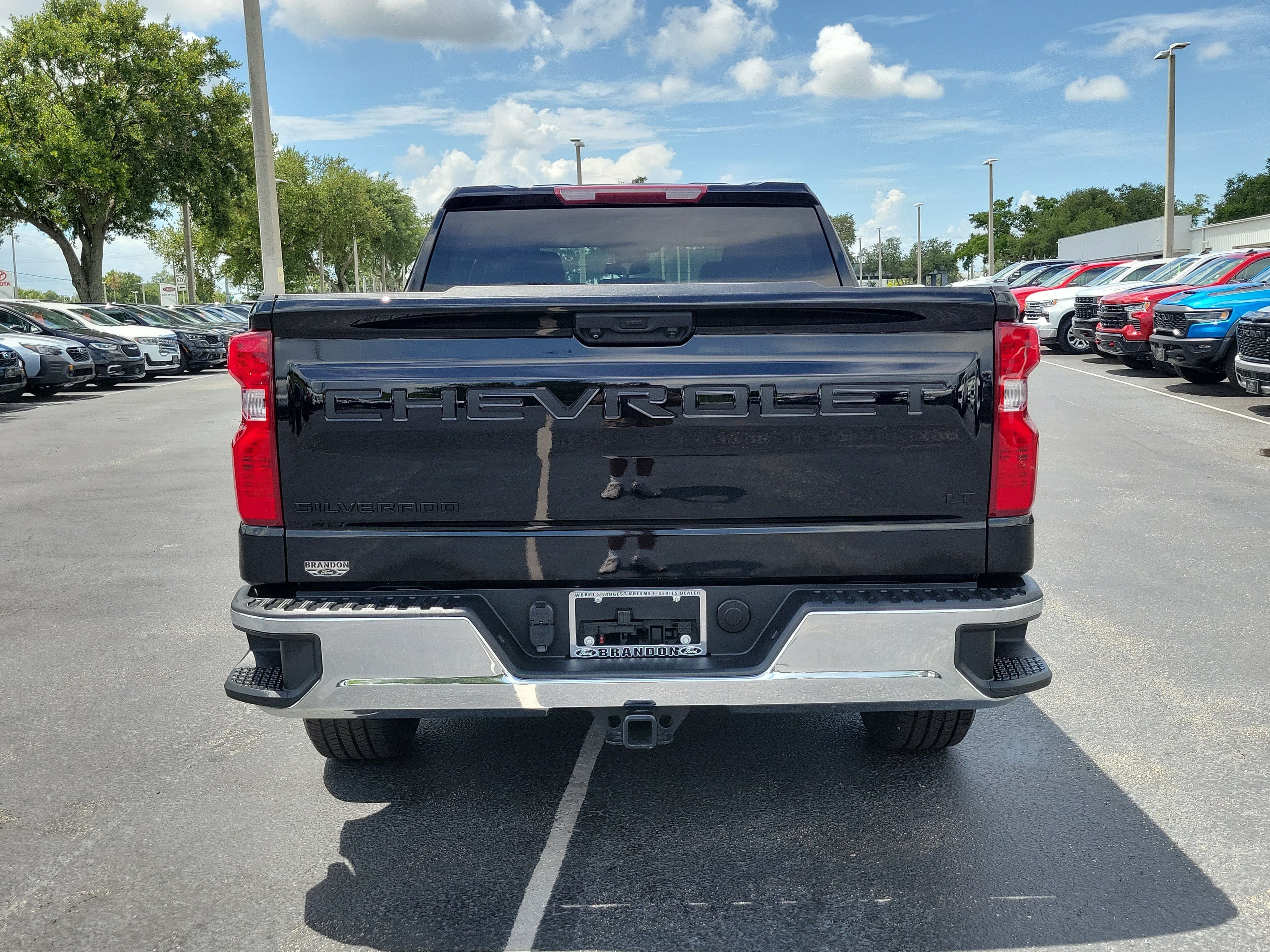 Used 2023 Chevrolet Silverado 1500 LT w/ Protection Package RWD image 7
