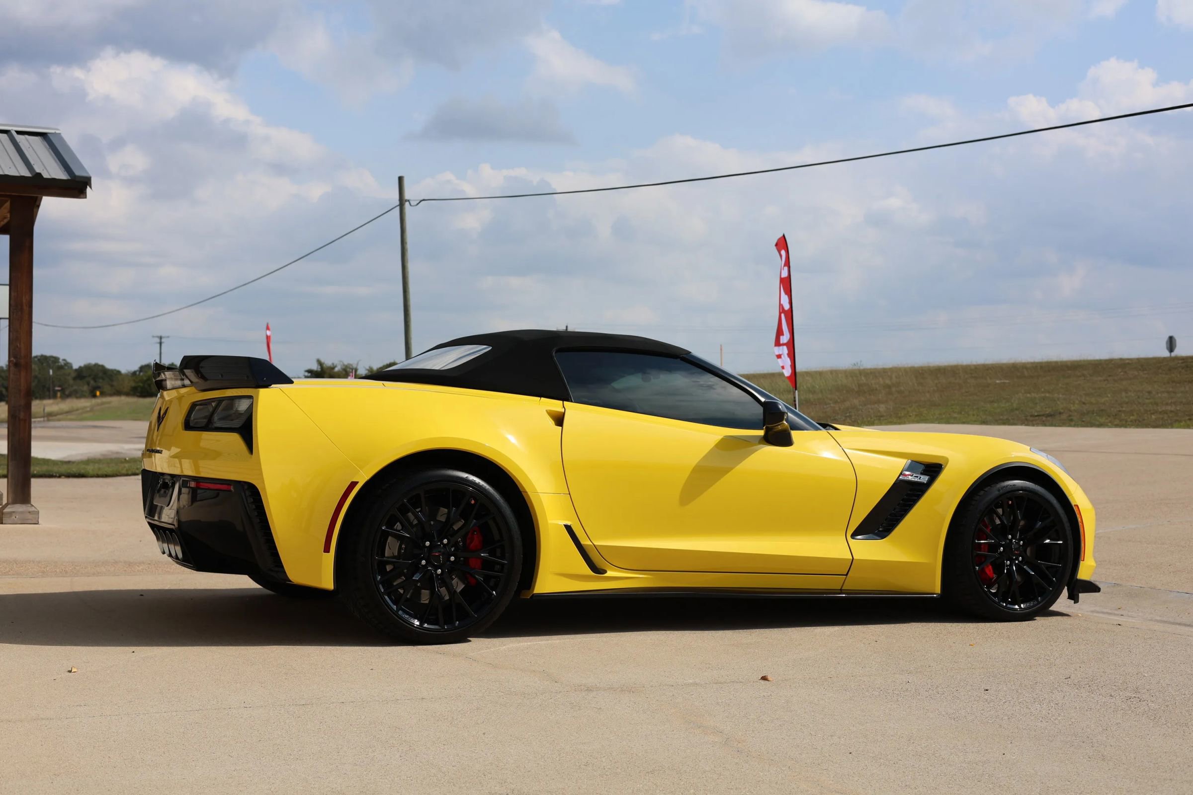 Used 2016 Chevrolet Corvette Z06 w/ 2LZ Preferred Equipment Group image 3