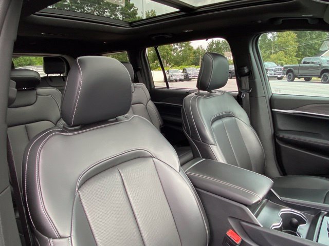 Used 2025 Jeep Grand Cherokee L Limited w/ Luxury Tech Group II AWD/4WD image 22