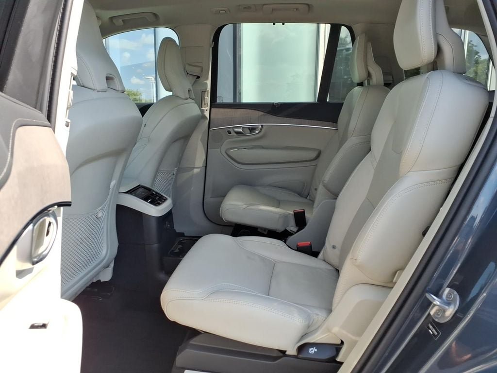 Certified 2024 Volvo XC90 T8 Ultimate w/ Protection Package Premier AWD/4WD image 8
