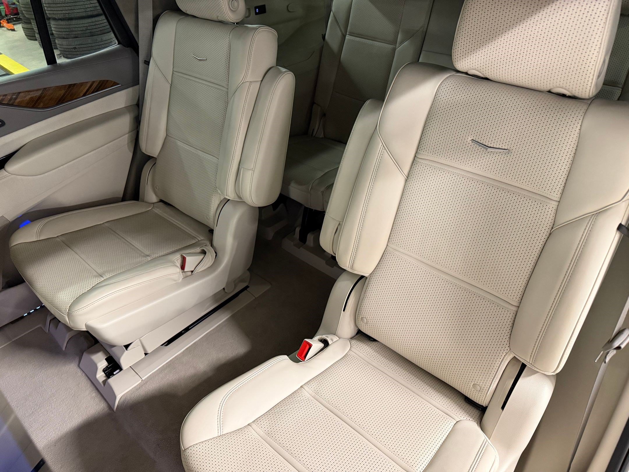 Certified 2023 Cadillac Escalade Sport Platinum w/ LPO, ONYX Package AWD/4WD image 26