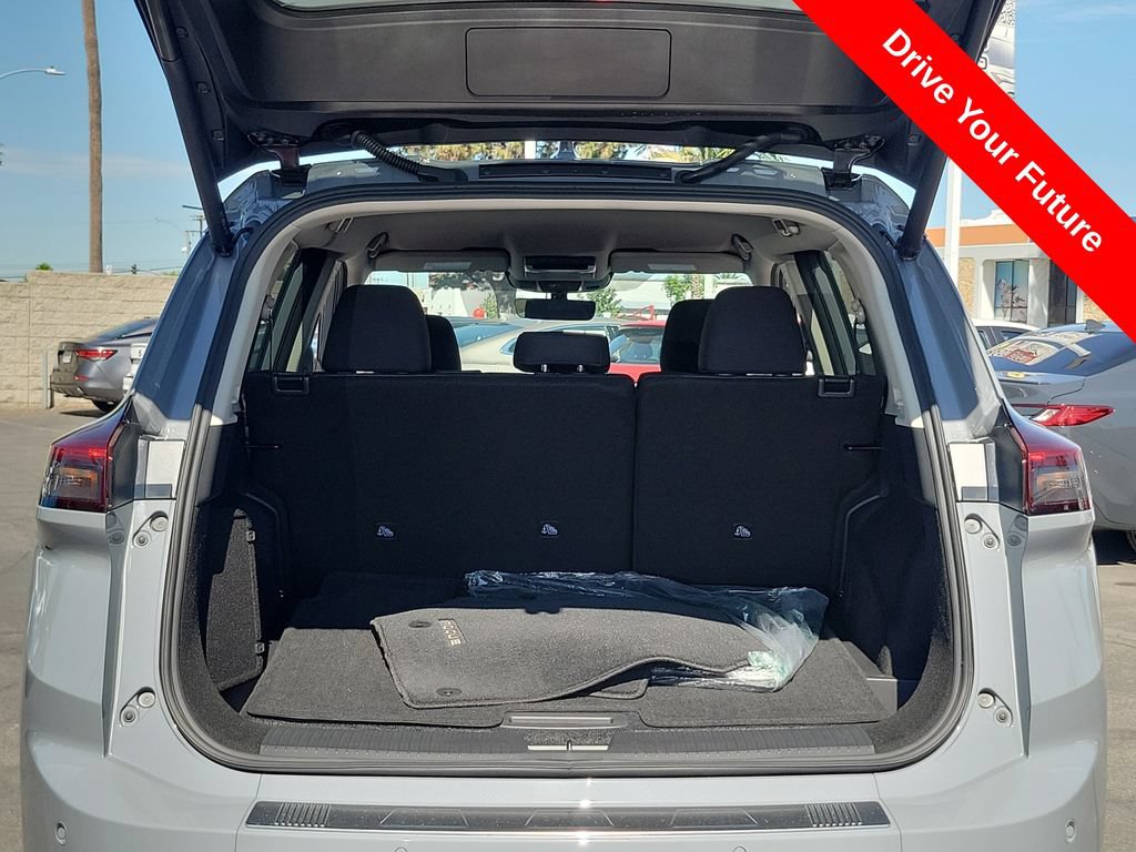 Used 2026 Nissan Rogue SV FWD image 23