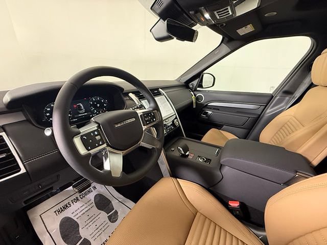 Certified 2025 Land Rover Discovery Dynamic SE AWD/4WD image 5