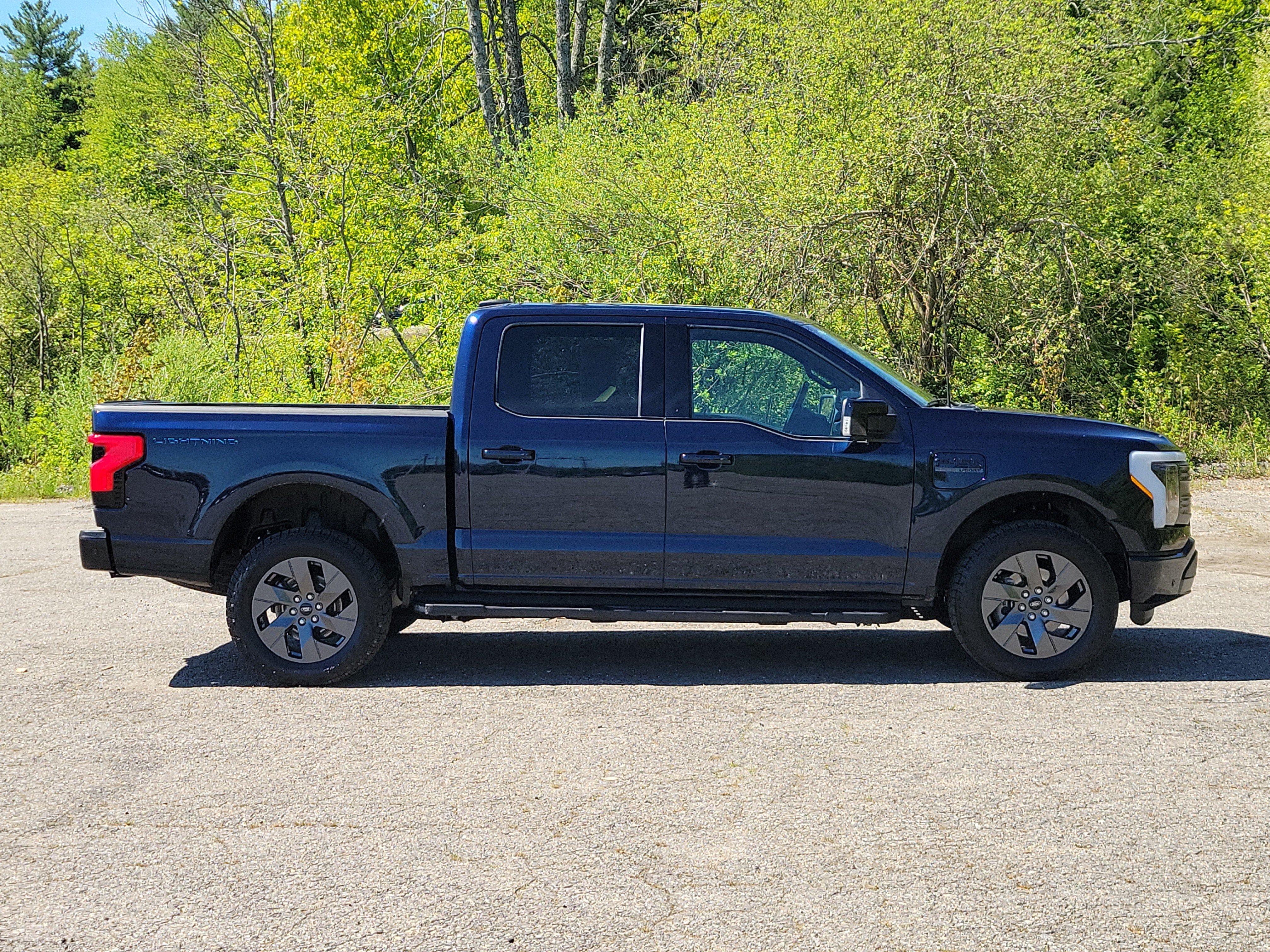 Used 2023 Ford F150 Lightning Lariat AWD/4WD image 4