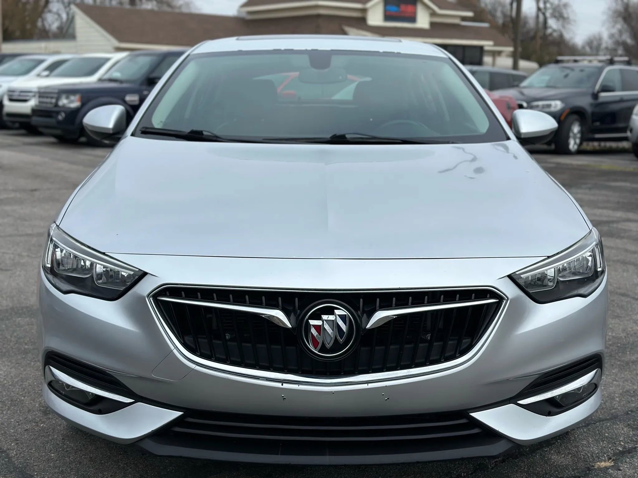Used 2018 Buick Regal Essence image 3