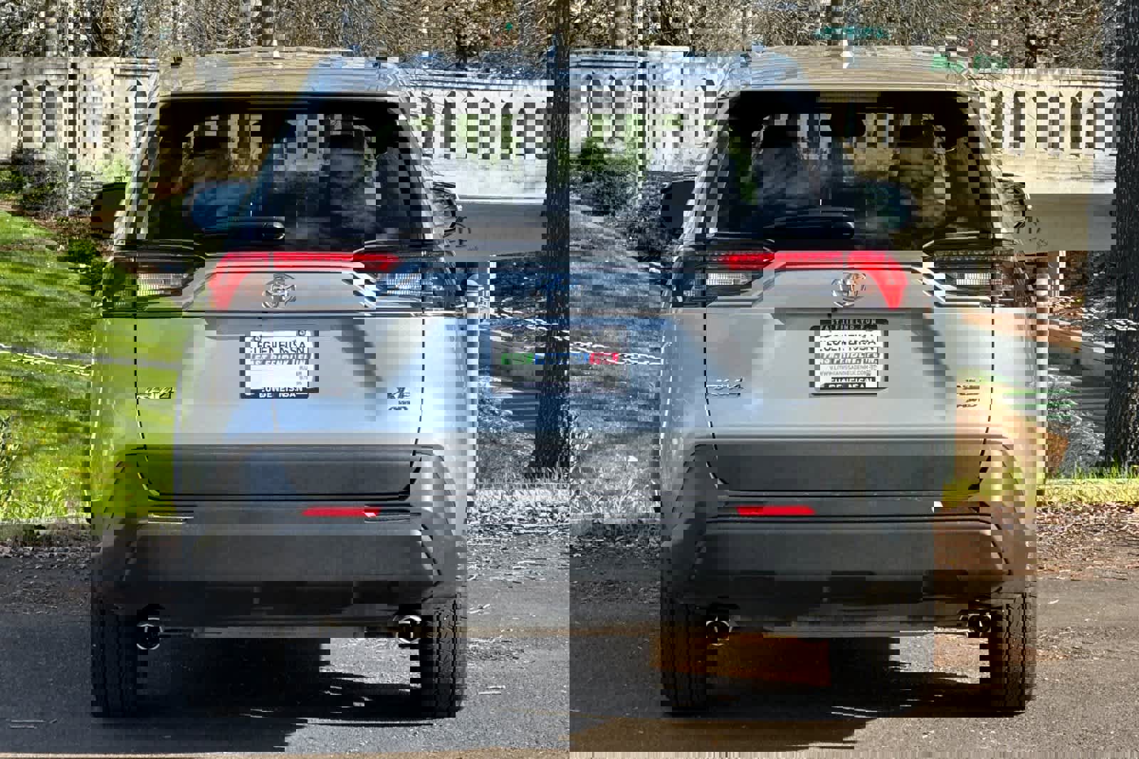 Used 2025 Toyota RAV4 XLE w/ Convenience Package image 7