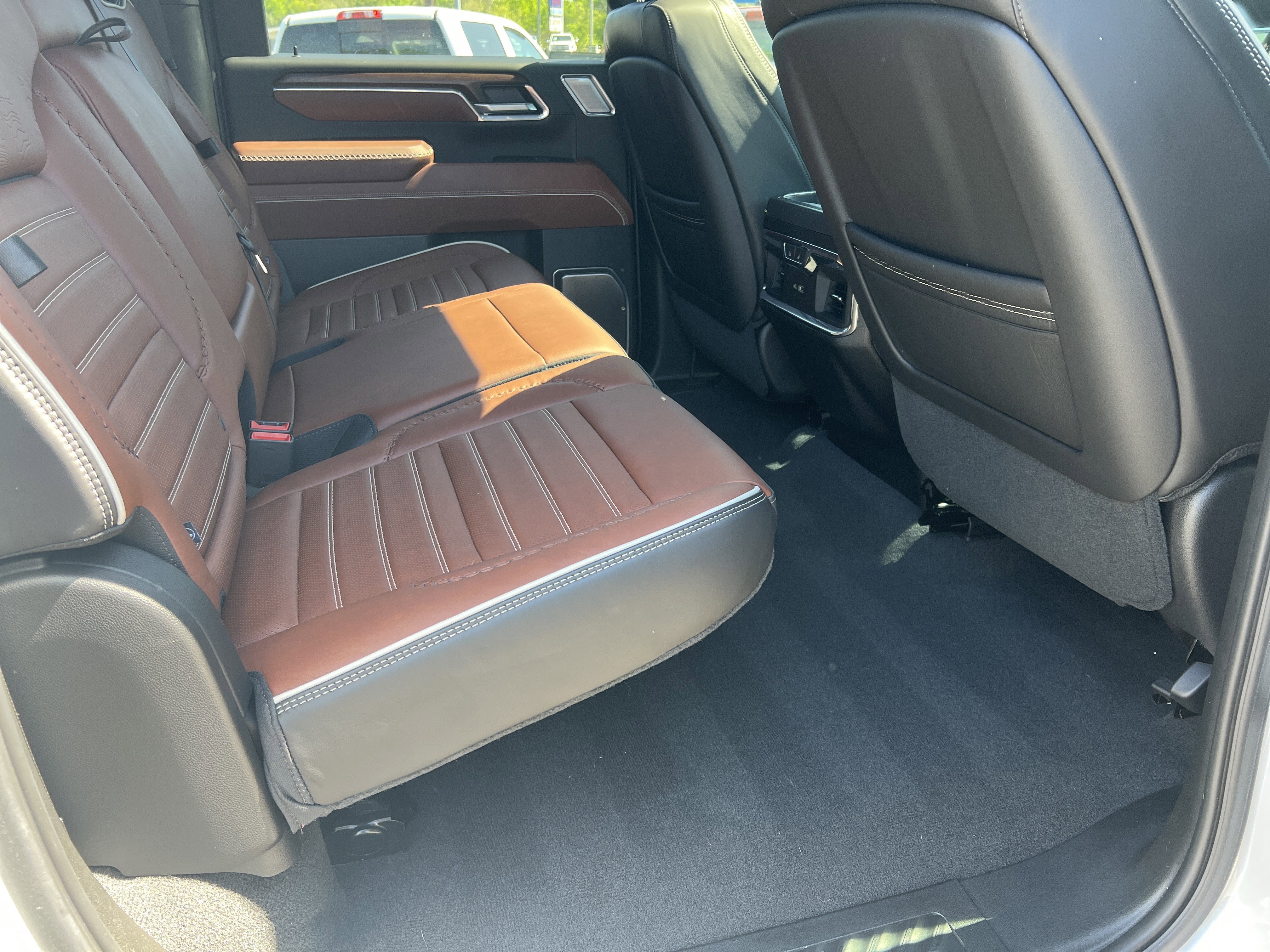 Used 2024 GMC Sierra 2500 Denali Ultimate w/ Max Trailering Package image 16