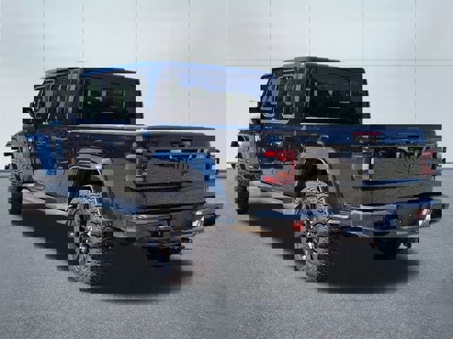 Used 2023 Jeep Gladiator Overland image 3