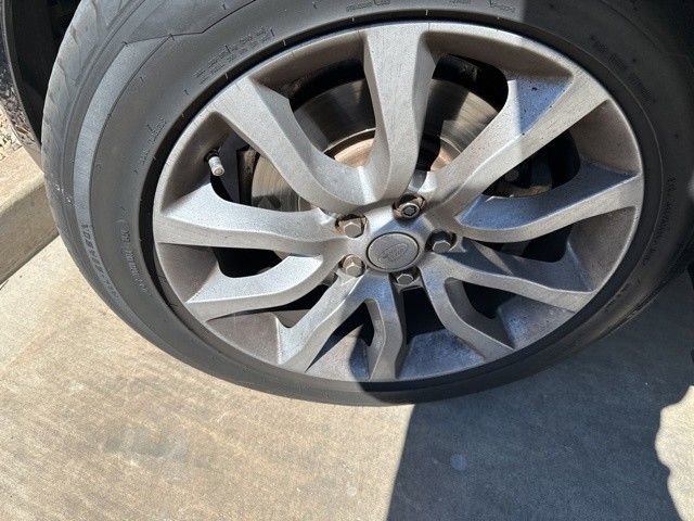 Used 2017 Land Rover Range Rover Sport HSE image 2