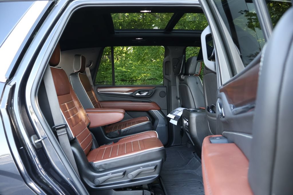 Certified 2024 GMC Yukon Denali Ultimate w/ LPO, Floor Liner Package AWD/4WD image 50
