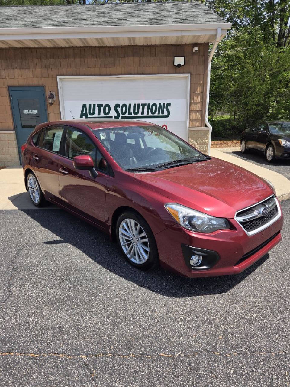 Used 2013 Subaru Impreza 2.0i Limited AWD/4WD image 2