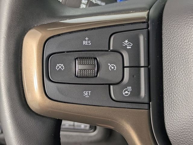 Used 2024 Chevrolet Suburban High Country AWD/4WD image 16