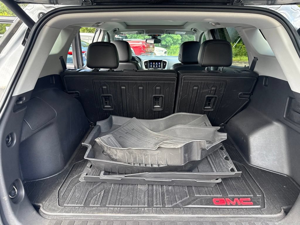 Used 2023 GMC Terrain SLT w/ LPO, Floor Liner Package AWD/4WD image 13