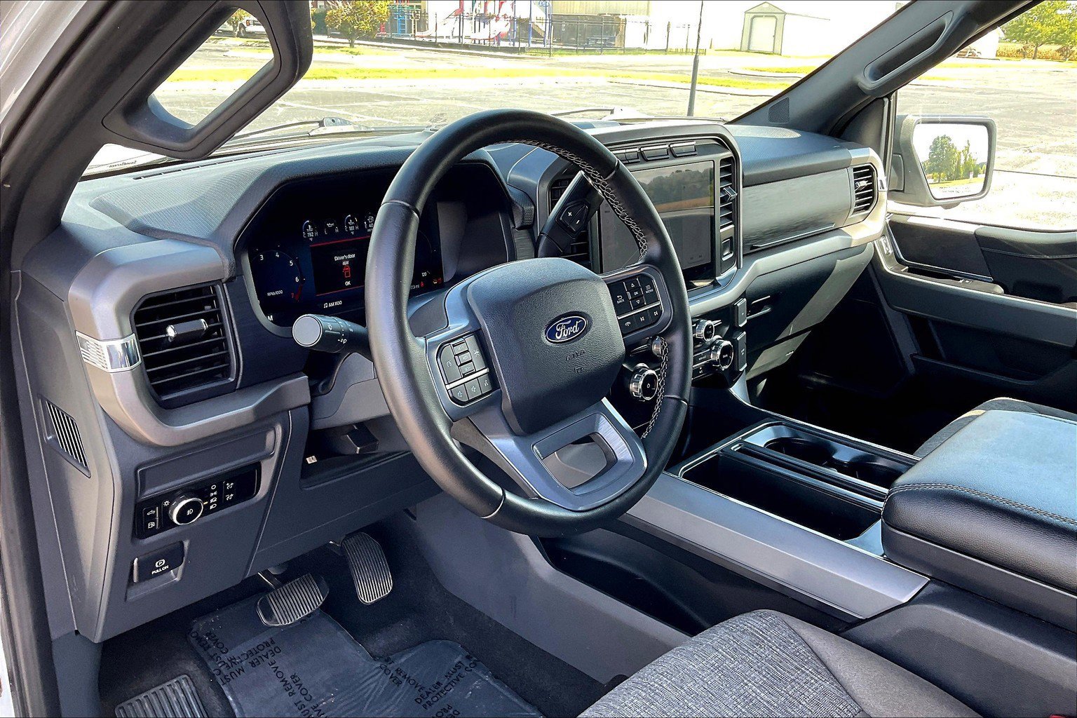 Used 2024 Ford F150 XLT w/ Mobile Office Package image 14