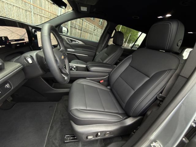 New 2026 Chevrolet Traverse LT w/ Driver Confidence Package FWD image 17