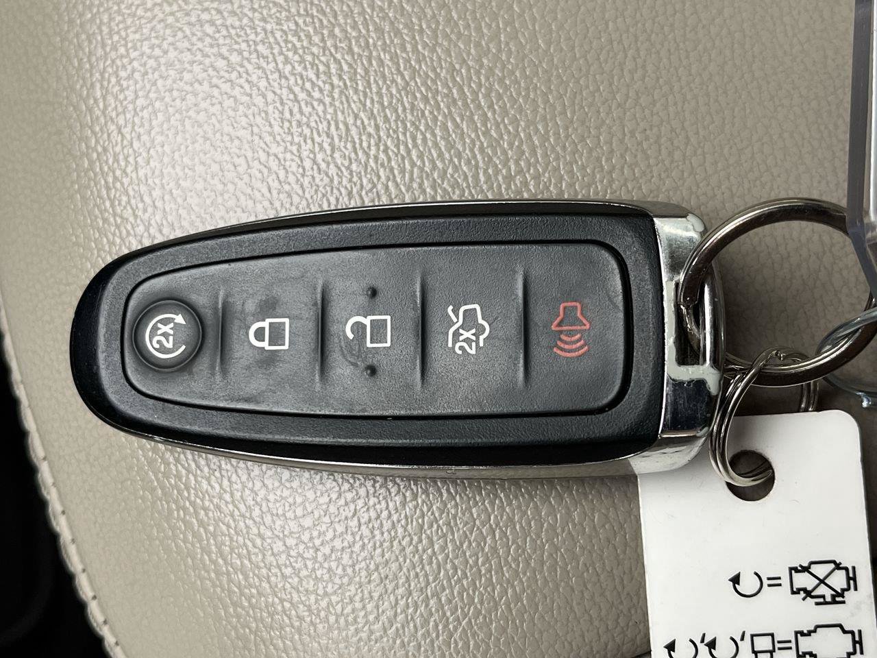 Used 2019 Ford Escape SEL AWD/4WD image 25