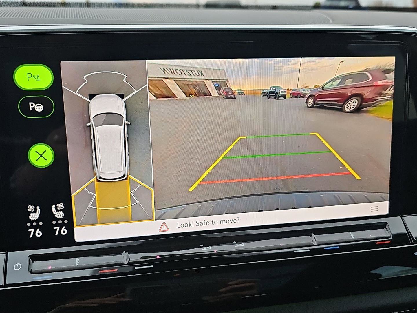 Used 2025 Volkswagen Atlas SEL Premium R-Line image 30