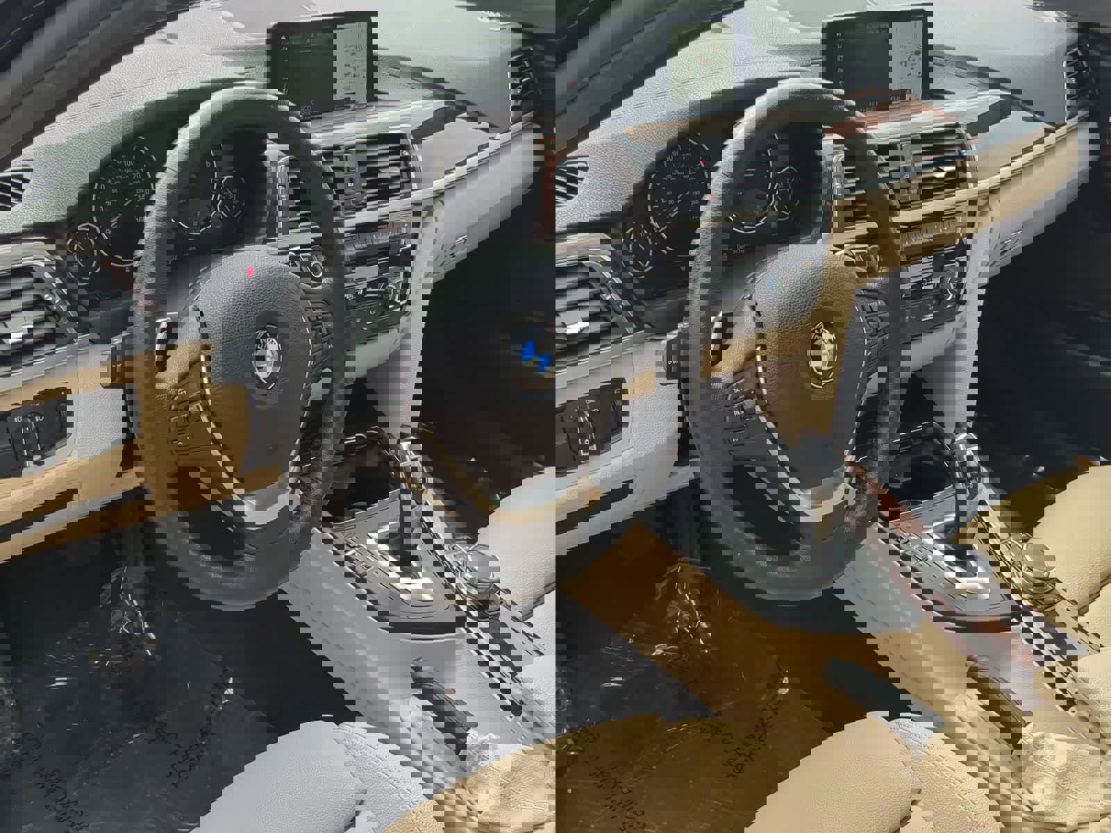 Used 2018 BMW 330i xDrive Sedan w/ Convenience Package AWD/4WD image 10