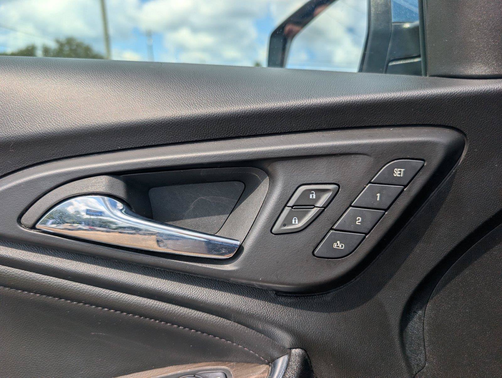 Used 2024 Chevrolet Malibu LT FWD image 30