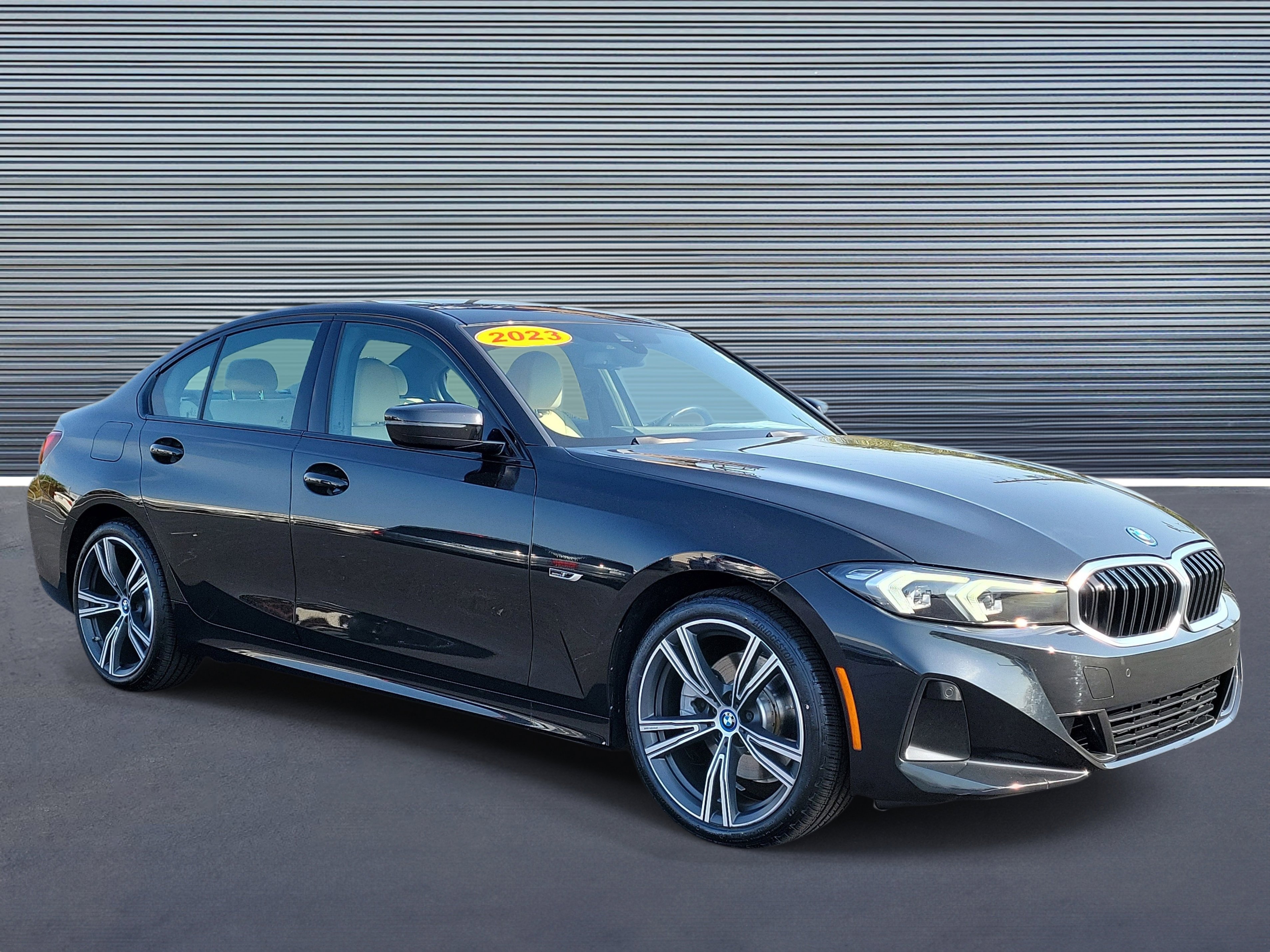 Used 2023 BMW 330e w/ Driving Assistance Package video 2