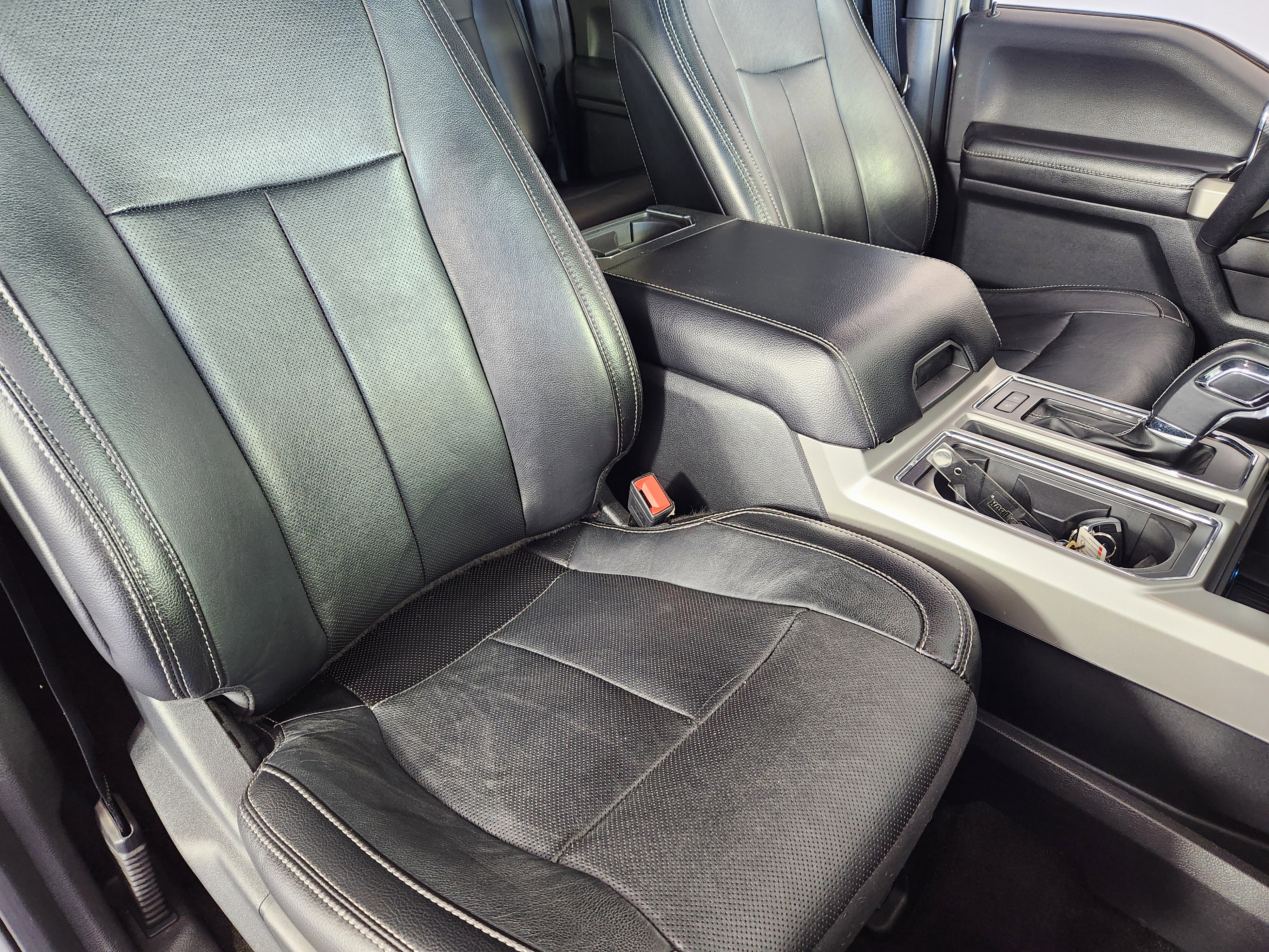 Used 2018 Ford F150 Lariat w/ Equipment Group 502A Luxury AWD/4WD image 11